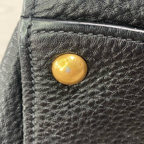 Prada Vitello Daino front pocket wing tote black leather - Picture 13 of 17